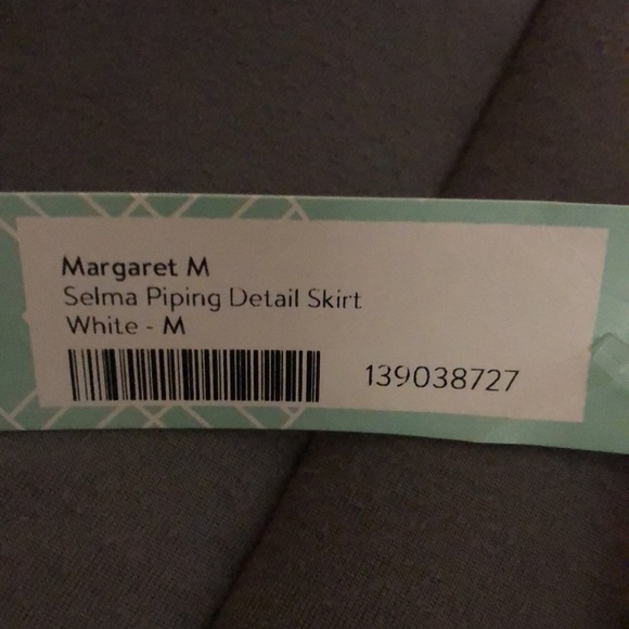 Black and white slimming stretch skirt 22” waist to hem-sz M front slit - Picture 6 of 8